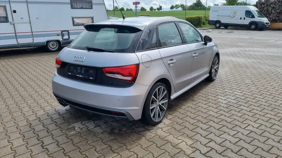 Usata Audi A1 Sportback S-Line 150 CV (110 kW) 2017 Argento Utilitaria