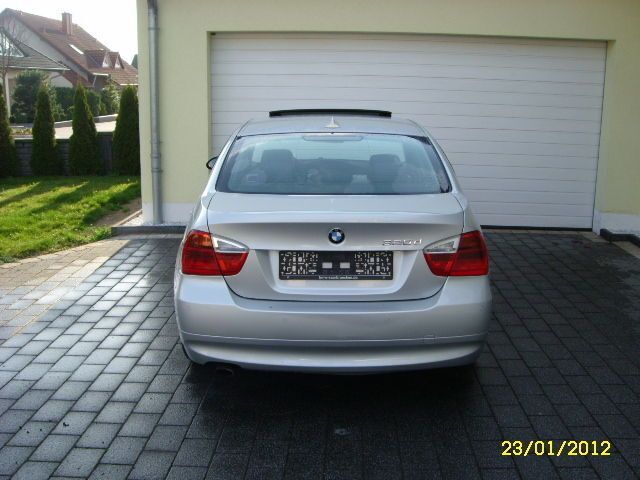 Gebraucht BMW 320 163 PS (119 kW) 2005 Silber metallic Limousine