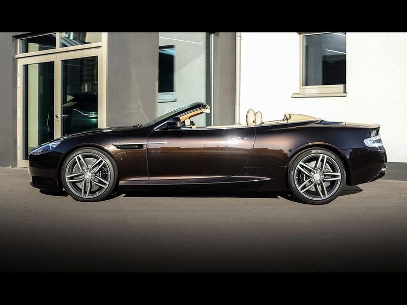 Gebraucht Aston Martin Virage 496 PS (364 kW) 2013 Braun Cabrio