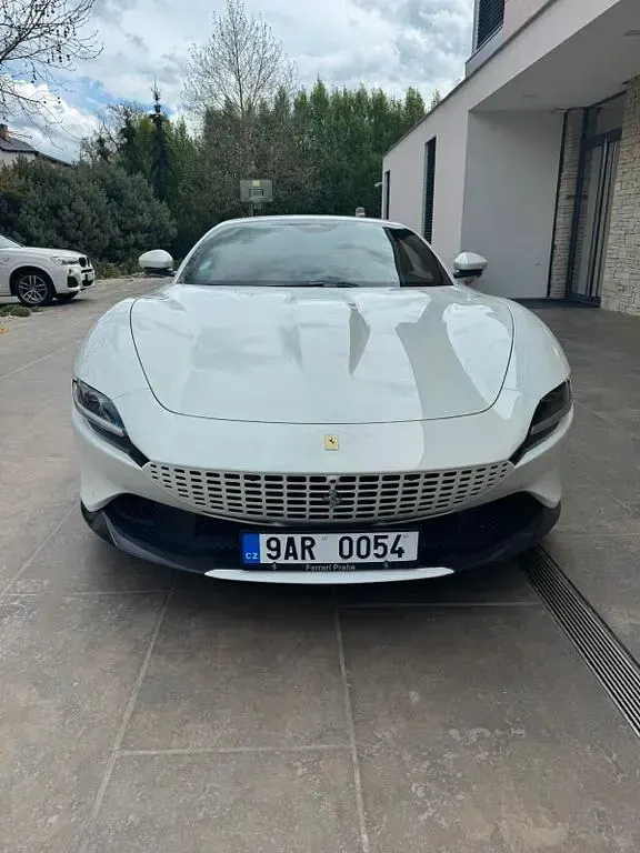 Second-hand Ferrari Roma 620 CP (456 kW) 2023