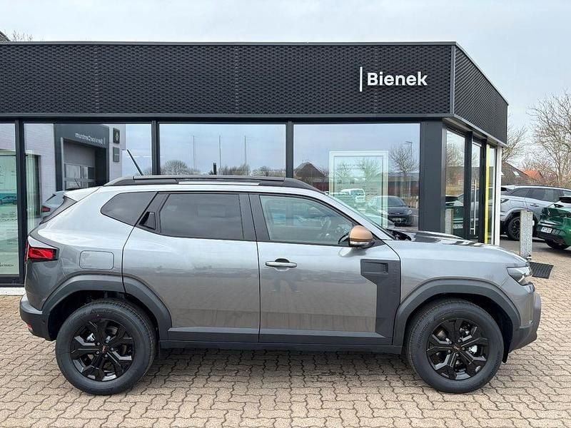 Neu Dacia Duster Extreme 122 PS (89 kW) 2026 Grau SUV