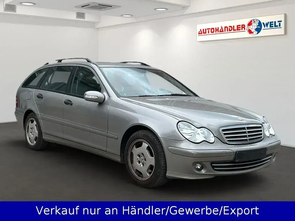 Gebraucht Mercedes C180 143 PS (105 kW) 2007 Cubanitsilber Kombi