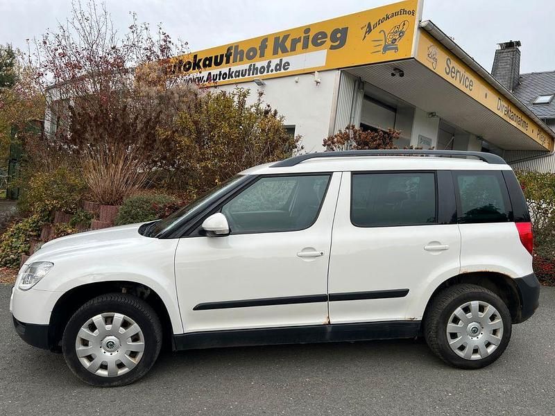 Weiß Gebraucht 2012 Skoda Yeti Plus Edition SUV | 4.900 € - Bild 1/4