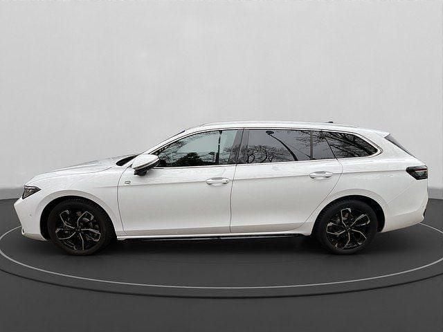 Gebraucht VW Passat R-line 193 PS (141 kW) 2025 Weiß Limousine