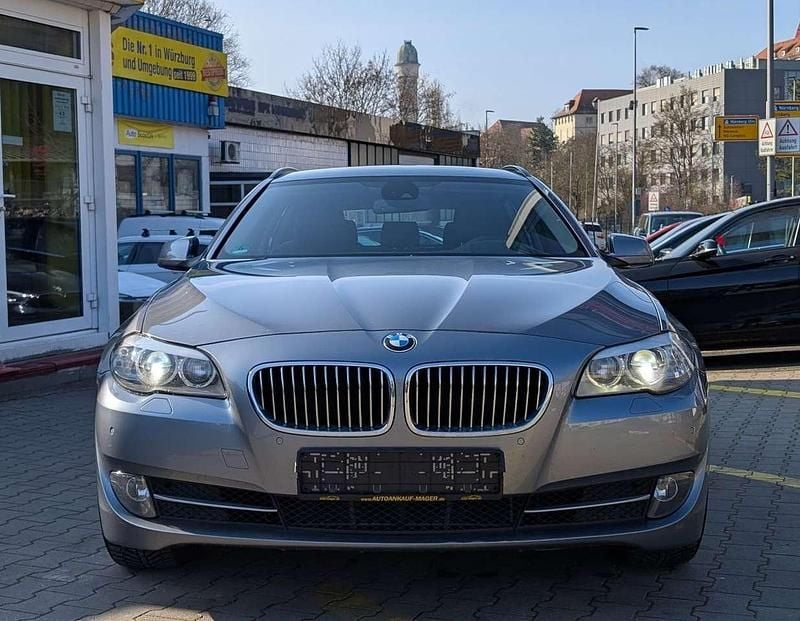 Gebraucht BMW 520 Sport Line 184 PS (135 kW) 2011 Grau Kombi