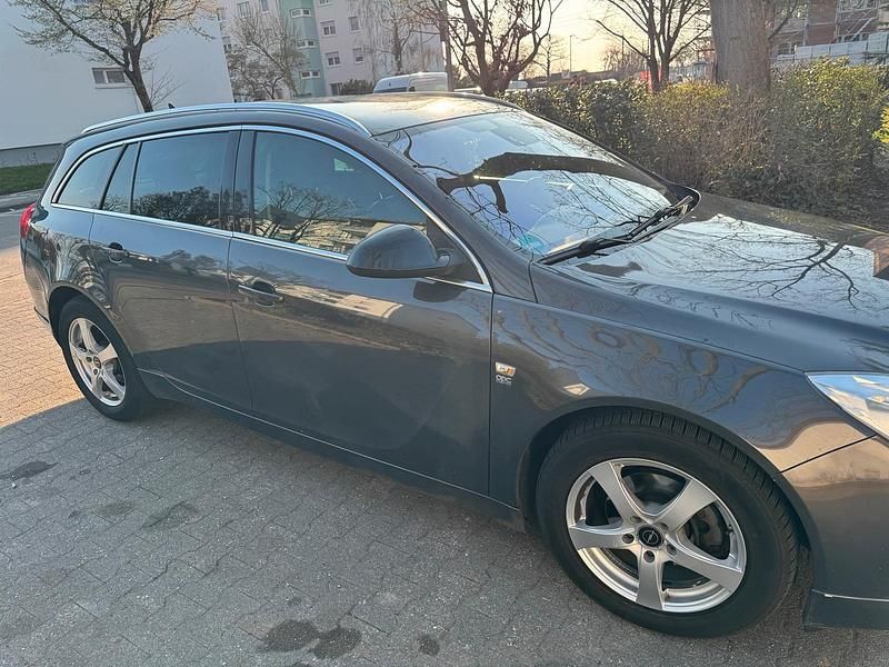 Gebraucht Opel Insignia 160 PS (117 kW) 2013 Grau Kombi
