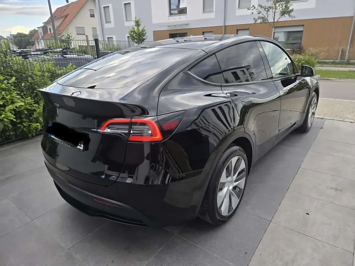 Gebraucht Tesla Model Y RWD 255 kW (347 PS) 2023 Schwarz SUV