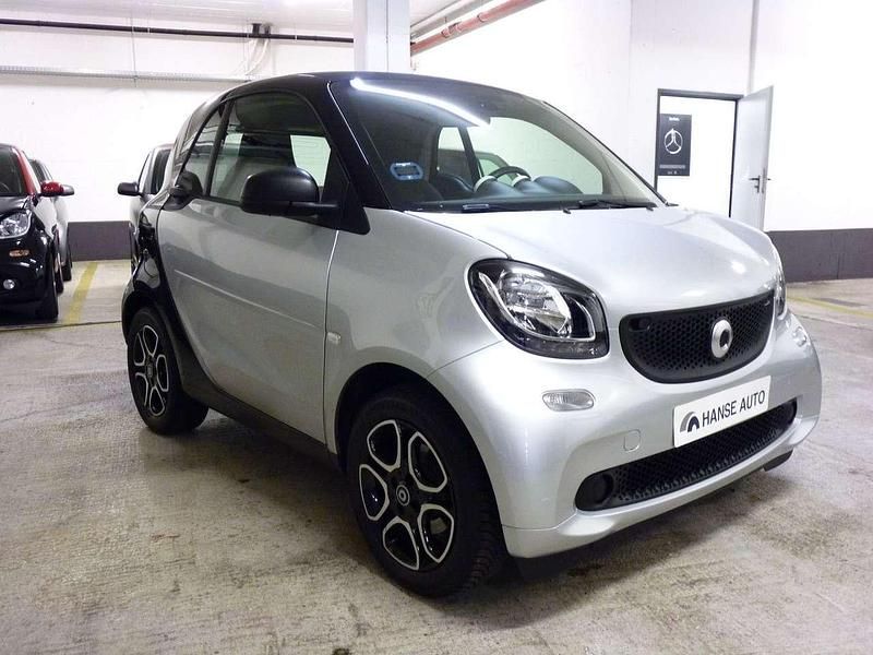 Schwarzsilber Gebraucht 2018 Smart ForTwo Coupé Coupé | 12.990 € (Etwas zu teuer) - Bild 1/4