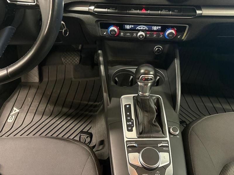 Gebraucht Audi A3 Design 116 PS (85 kW) 2017 Braun Limousine