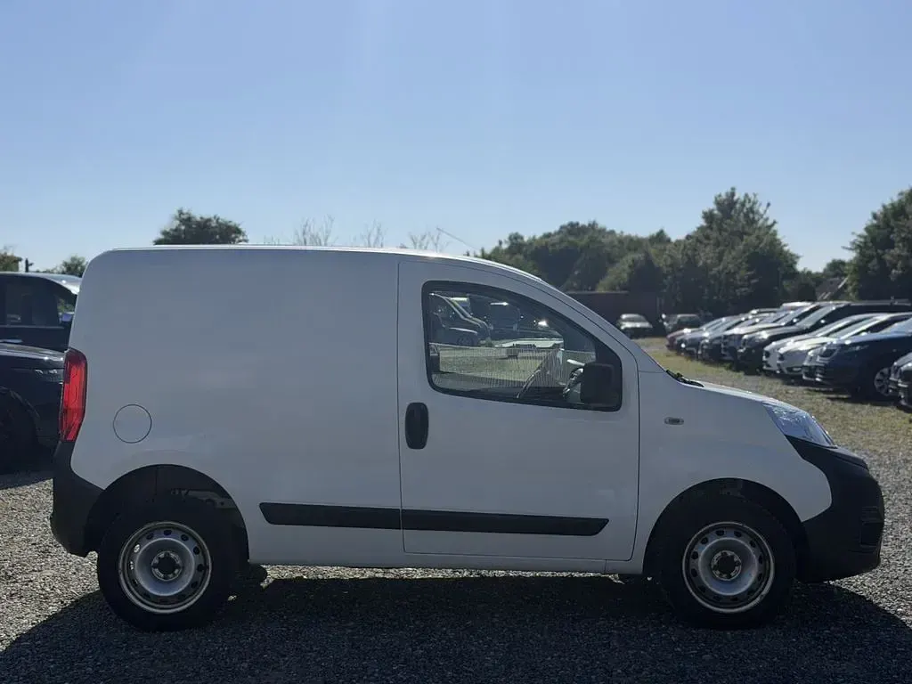Gebraucht Fiat Fiorino Basis 77 PS (56 kW) 2019 Colore esterno (weiã) Van / Kleinbus