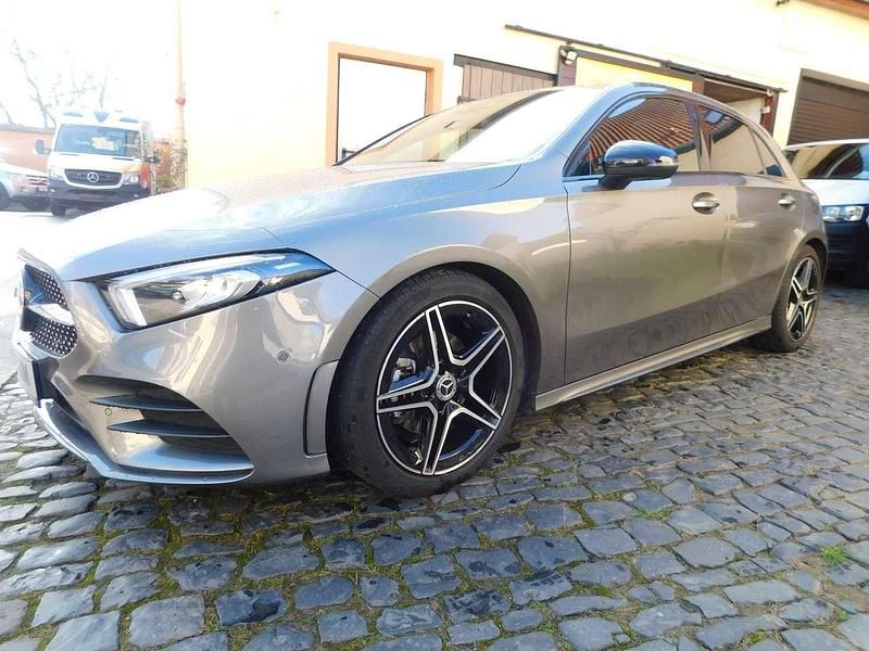 Gebraucht Mercedes A200 AMG 163 PS (119 kW) 2018 Mountaingrau  met. Limousine