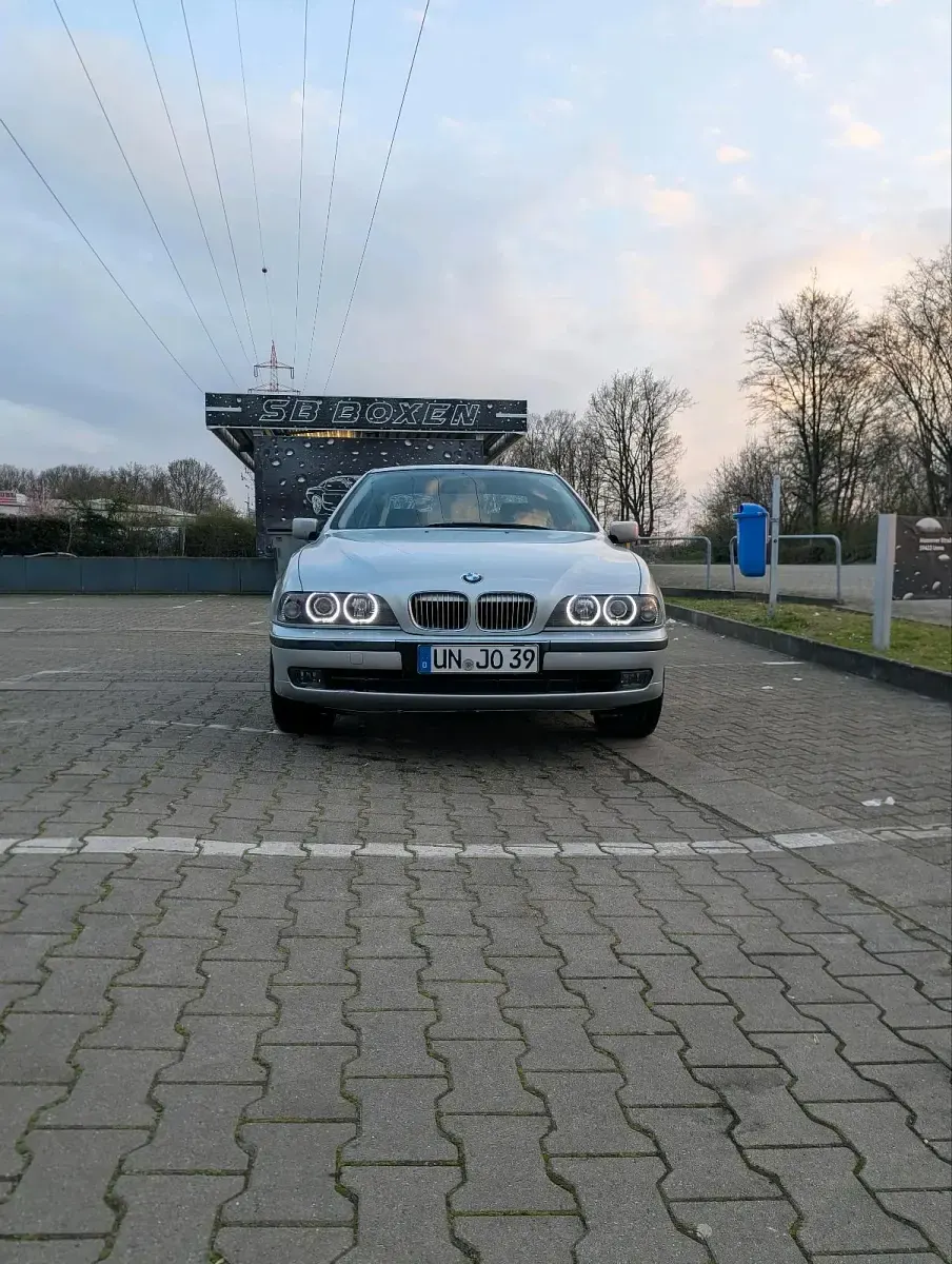 Gebraucht BMW 520 150 PS (110 kW) 1997 Silber Limousine