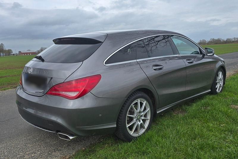 Gebraucht Mercedes CLA200 156 PS (114 kW) 2015 Grau Kombi