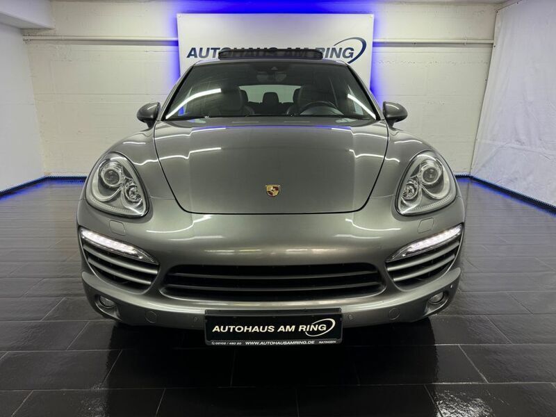 Meteorgrau metallic Gebraucht 2013 Porsche Cayenne SUV | 27.999 € (Fairer Preis) - Bild 1/4
