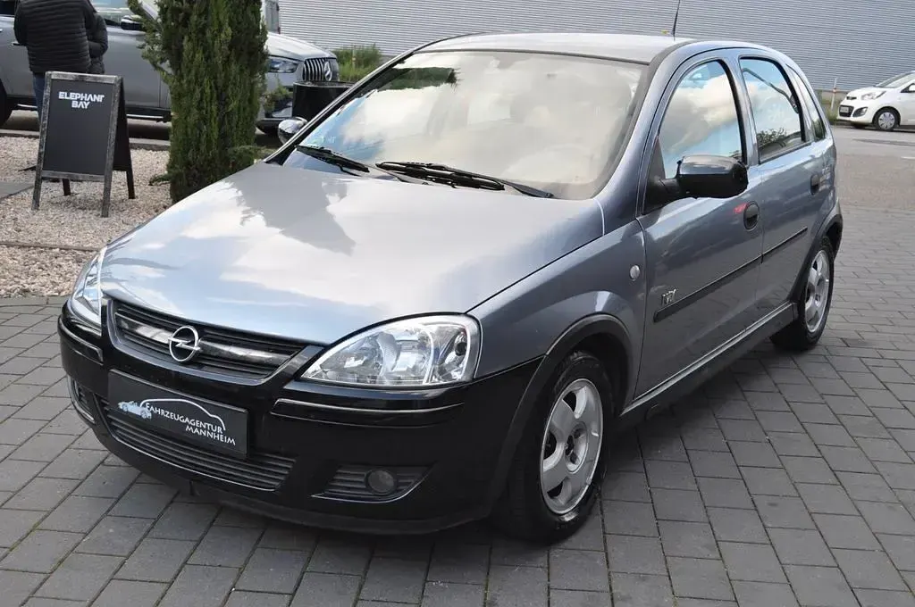 Używany Opel Corsa Njoy 75 KM (55 kW) 2003 Szary Hatchback