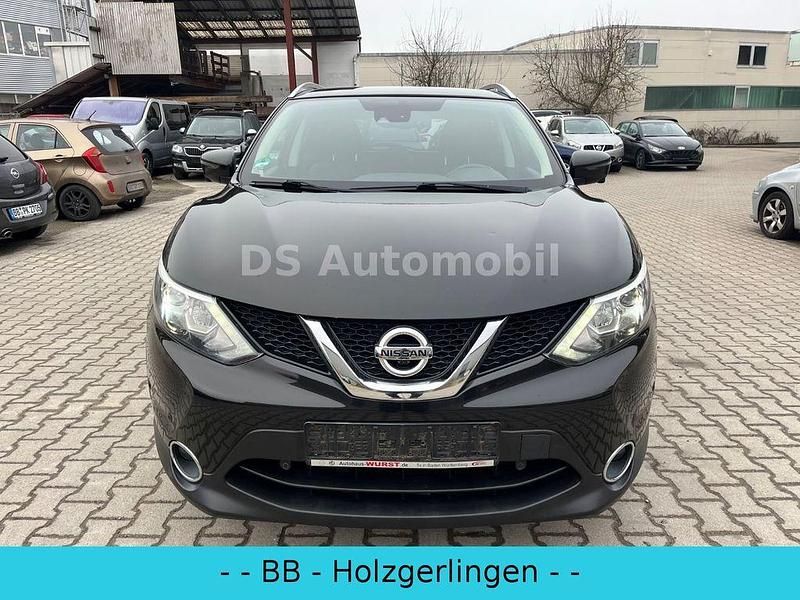 Schwarz Gebraucht 2015 Nissan Qashqai Tekna SUV | 9.900 € (Guter Preis) - Bild 1/4