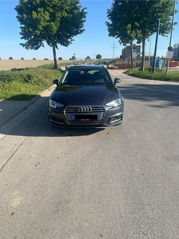 Grau Gebraucht 2019 Audi A4 Sport Kombi | 21.000 € (Guter Preis) - Bild 1/4