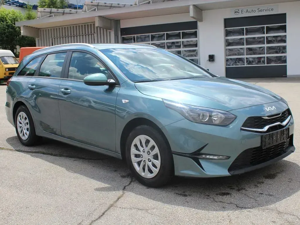 Gebraucht Kia Ceed Sportswagon Attract 120 PS (88 kW) 2022 Grau Kombi