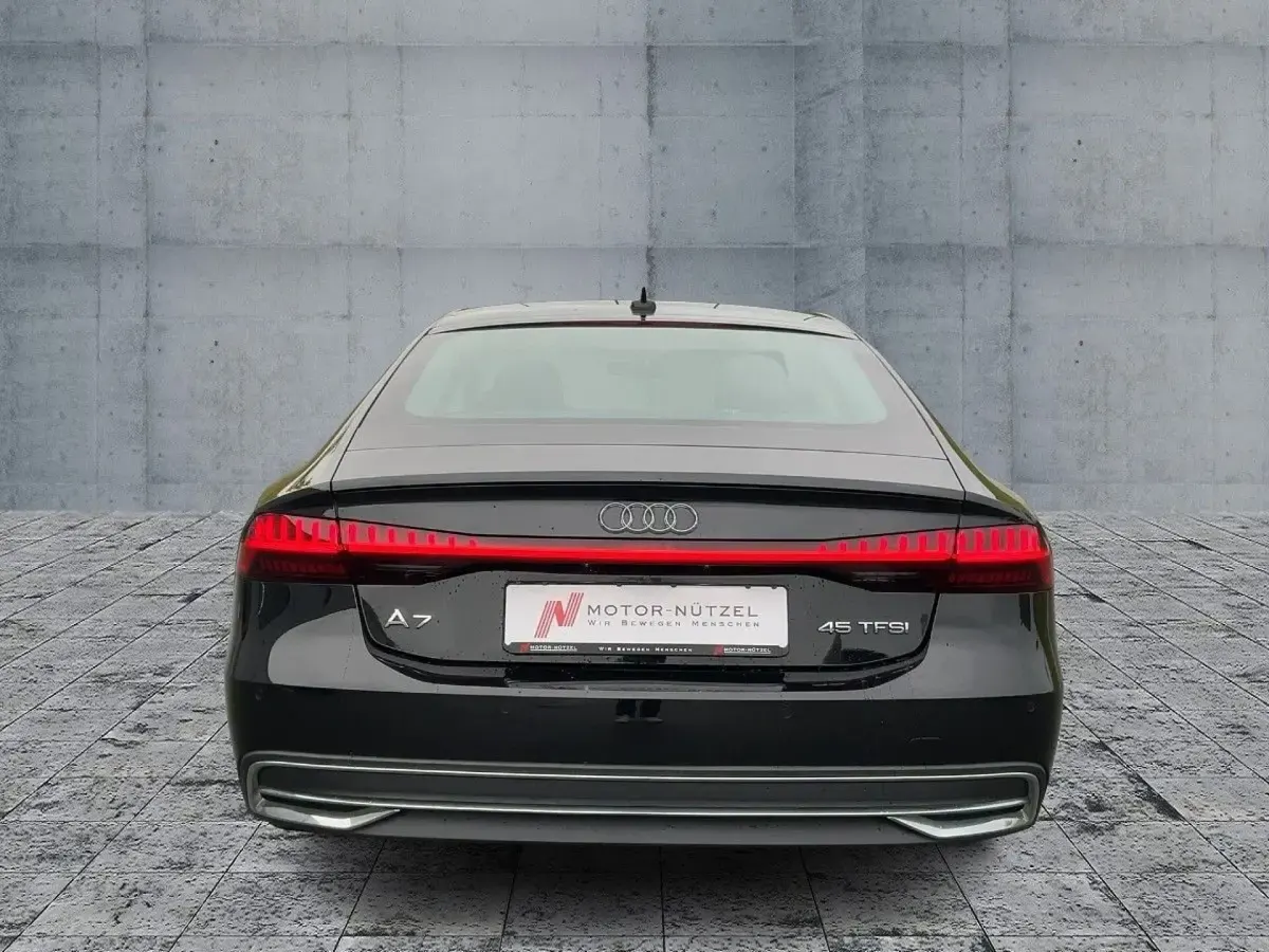 Gebraucht Audi A7 Sportback Premium 265 PS (194 kW) 2024 Mythosschwarz metallic Kleinwagen