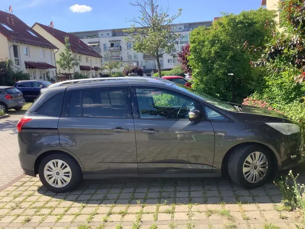 Gebraucht Ford Grand C-Max Trend 125 PS (91 kW) 2018 Grau Van / Kleinbus