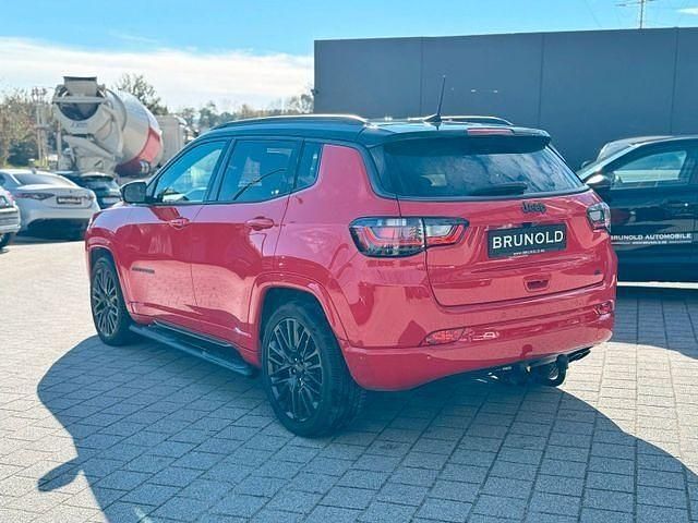 Gebraucht Jeep Compass 150 PS (110 kW) 2022 Rot SUV