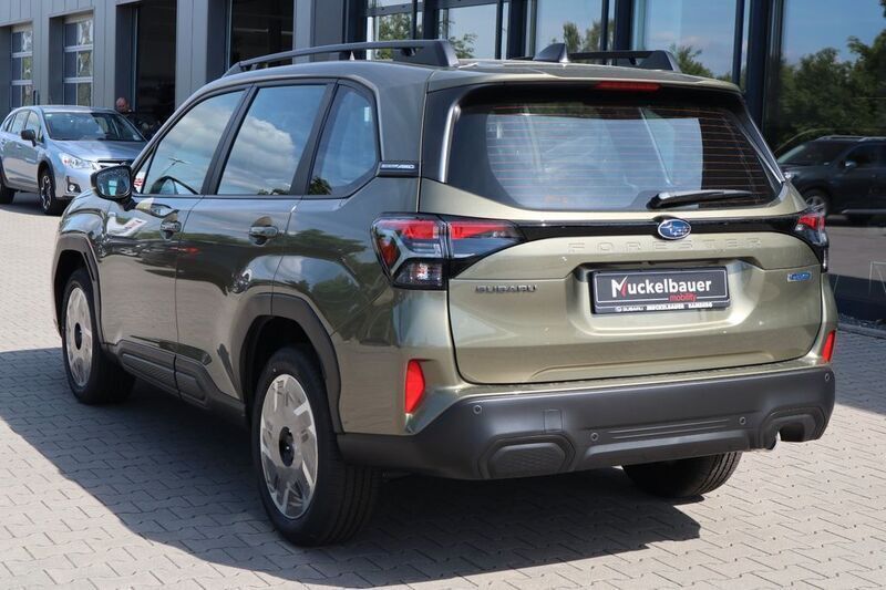 Neu Subaru Forester Trend 136 PS (100 kW) 2025 Grün SUV