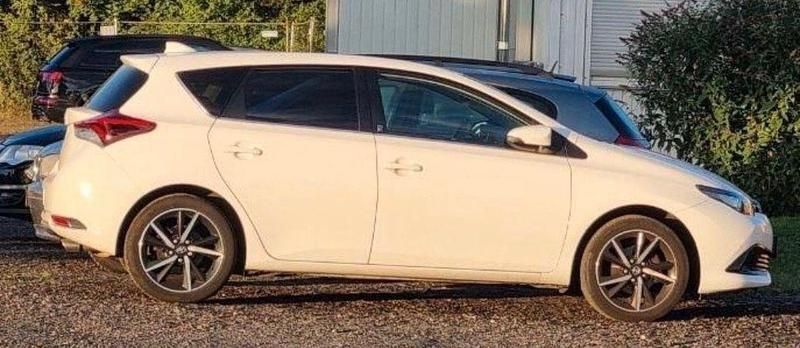 Gebraucht Toyota Auris Team 116 PS (85 kW) 2018 Weiß Kombi