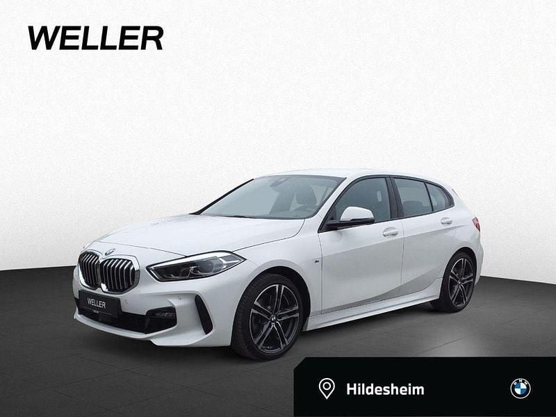 Alpinweiss (weiß) Gebraucht 2022 BMW 120 M Sport Kleinwagen | 24.950 € (Guter Preis) - Bild 1/4