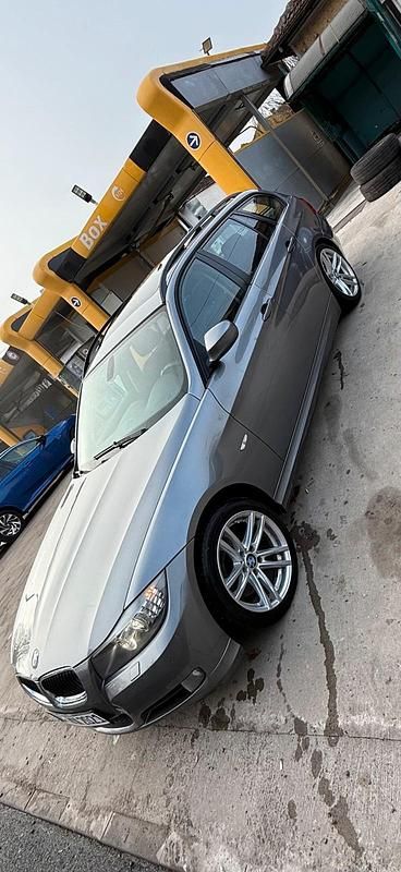 Gebraucht BMW 320 177 PS (130 kW) 2009 Grau Kombi