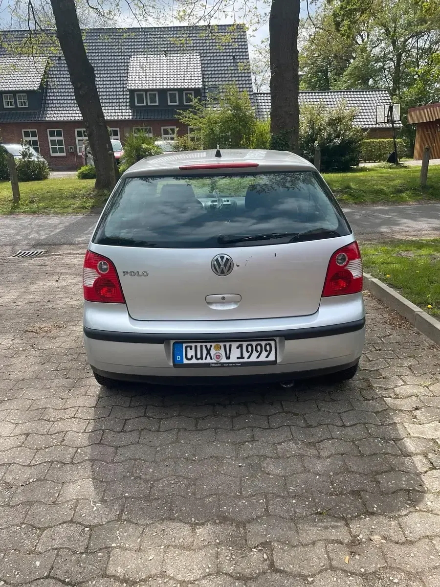 Używany VW Polo 55 KM (40 kW) 2002 Srebrny Hatchback
