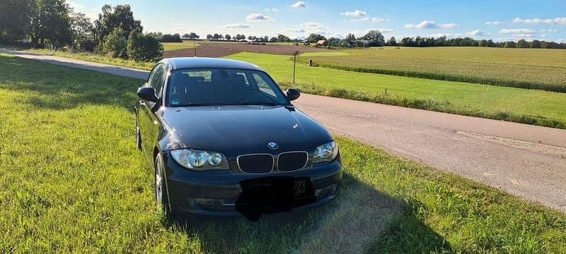 Schwarz Gebraucht 2010 BMW 118 Kleinwagen | 4.000 € (Superpreis) - Bild 1/4