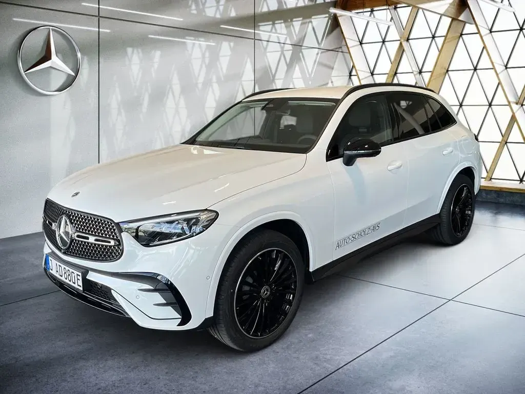 Gebraucht Mercedes GLC300e AMG 333 PS (244 kW) 2026 Weiß SUV