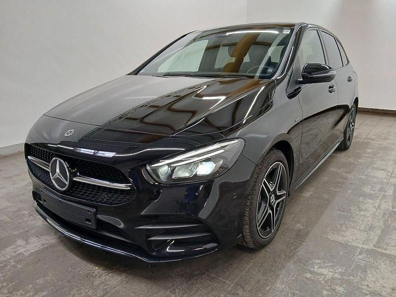 Kosmosschwarz metalliclack Gebraucht 2021 Mercedes B250e AMG line Van / Kleinbus | 26.888 € (Fairer Preis) - Bild 1/4
