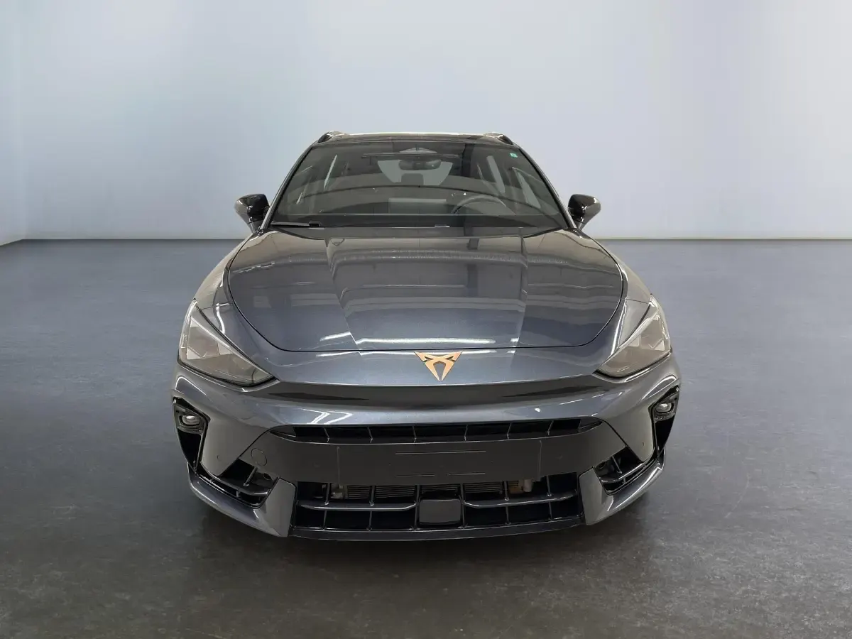 Neu Cupra Leon VZ 333 PS (244 kW) 2026 S7  magnetich tech met. Kombi