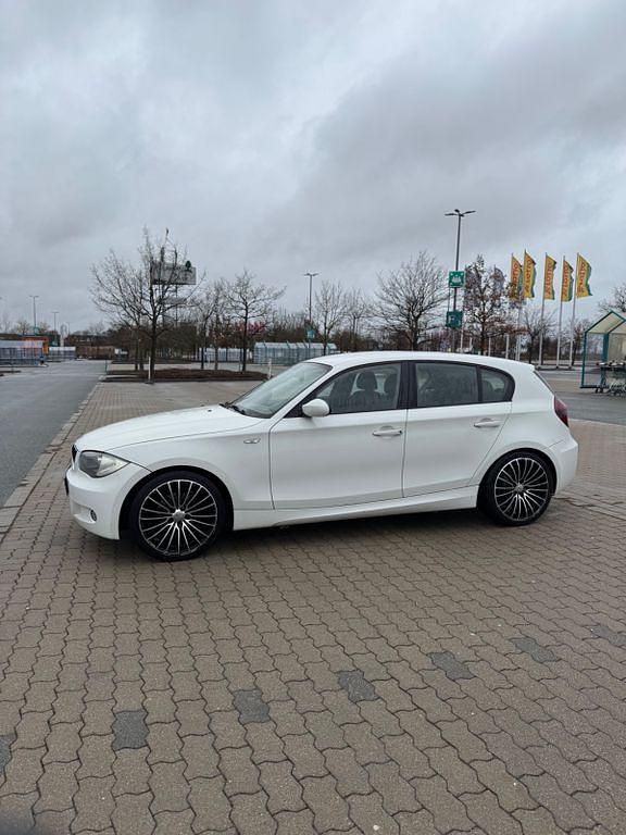 Gebraucht BMW 116 M Sport 122 PS (89 kW) 2007 Weiß Kleinwagen