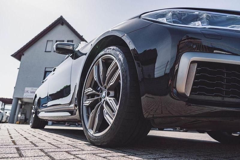 Gebraucht BMW M760 Performance 609 PS (447 kW) 2018 Schwarz Limousine