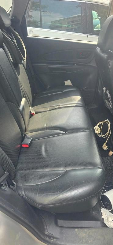 Second-hand Hyundai Tucson 140 CP (102 kW) 2007 Argintiu SUV