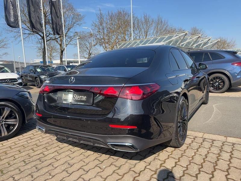 Gebraucht Mercedes E200 AMG 204 PS (150 kW) 2025 Schwarz Limousine
