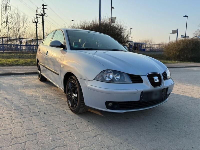 Blau Gebraucht 2003 Seat Cordoba Limousine | 2.000 € (Fairer Preis) - Bild 1/4