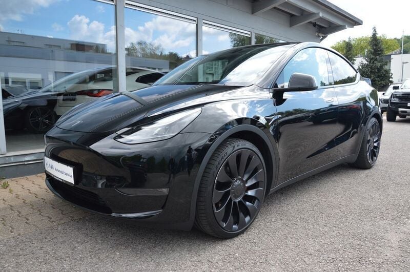Schwarz Gebraucht 2022 Tesla Model Y Performance SUV | 34.990 € (Fairer Preis) - Bild 1/4