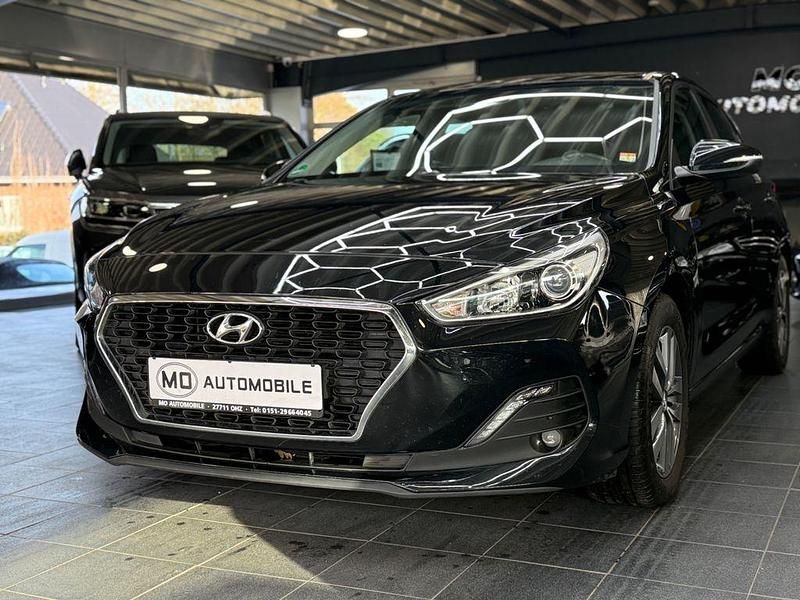 Schwarz Gebraucht 2019 Hyundai i30 YES! Limousine | 9.999 € (Guter Preis) - Bild 1/4