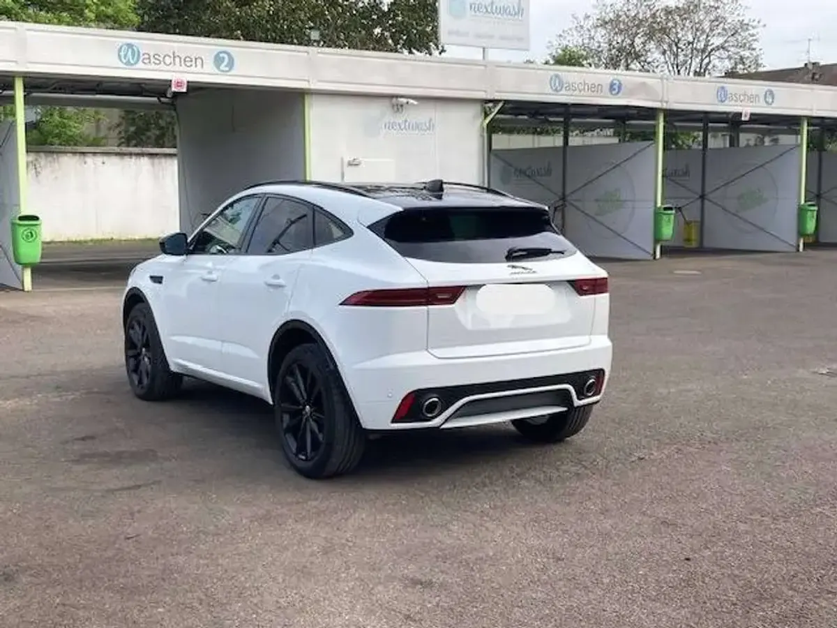 Käytetty Jaguar E-Pace R-Dynamic 250 HP (183 kW) 2023 Valkoinen Katumaasturi