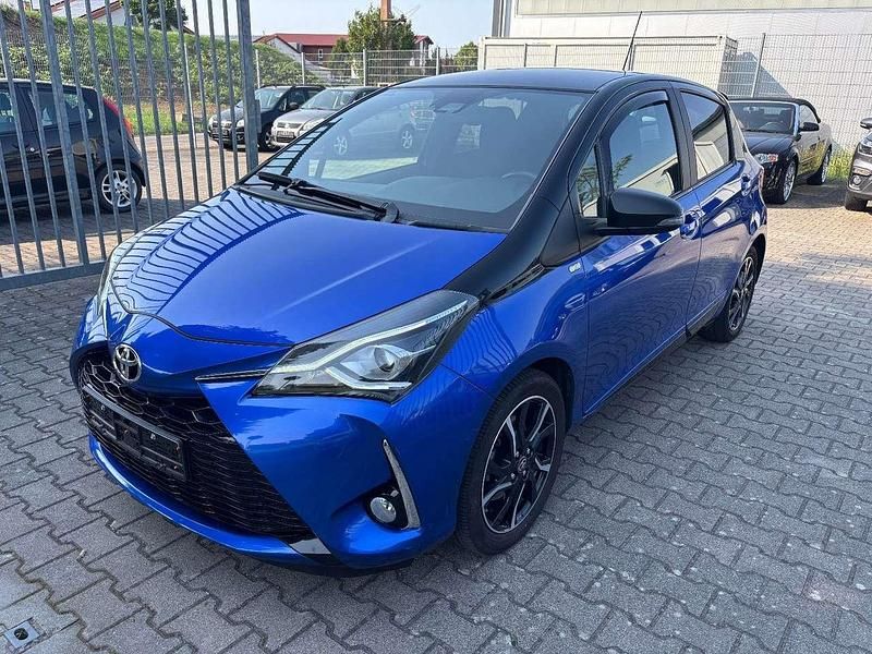 Blau Gebraucht 2017 Toyota Yaris Style Kleinwagen | 14.900 € (Fairer Preis) - Bild 1/4