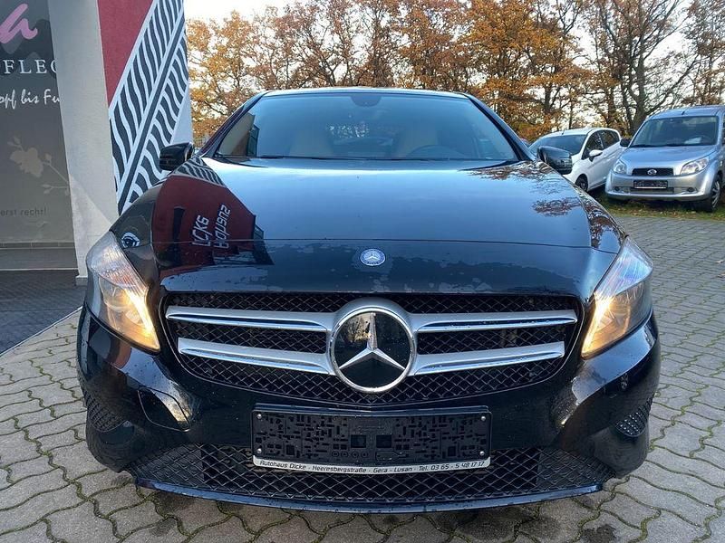 Gebraucht Mercedes A200 156 PS (114 kW) 2012 Schwarz Limousine