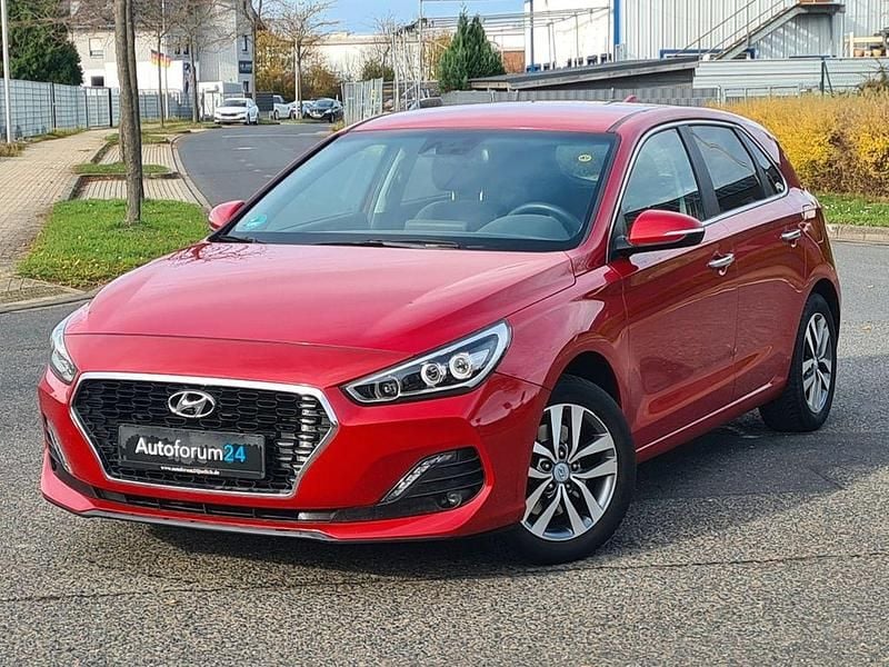Rot Gebraucht 2019 Hyundai i30 Limousine | 12.499 € (Guter Preis) - Bild 1/4