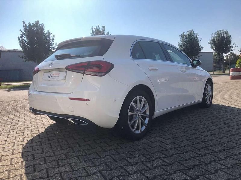 Gebraucht Mercedes A200 163 PS (119 kW) 2019 Weiß Limousine