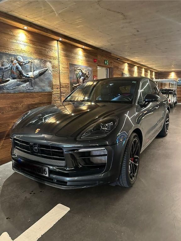 Grau Gebraucht 2023 Porsche Macan GTS SUV | 104.300 € (Fairer Preis) - Bild 1/4