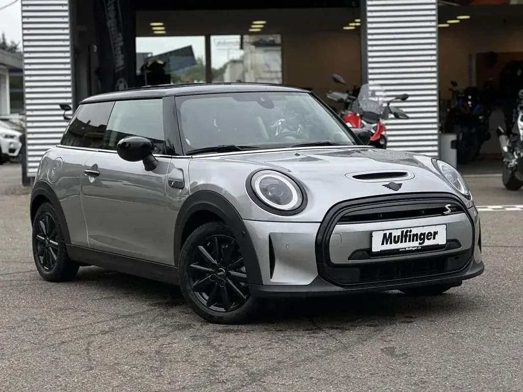 Usata Mini Cooper SE Classic 135 kW (184 CV) 2023 Argento Utilitaria