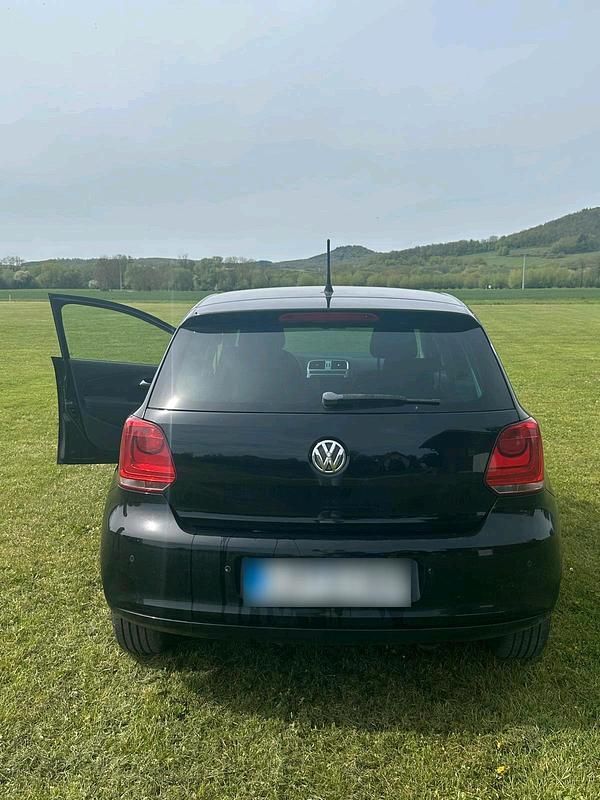 Second-hand VW Polo Life 60 CP (44 kW) 2013 Negru Hatchback