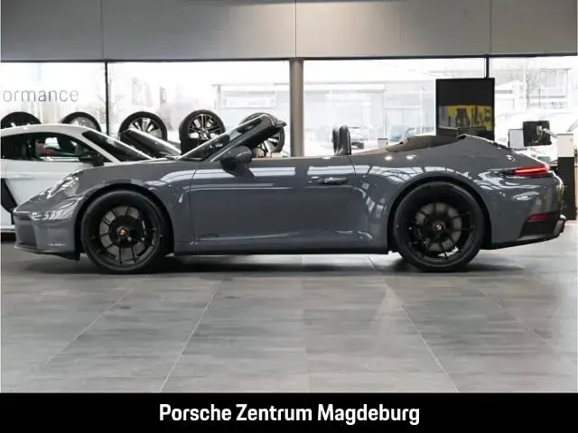 Gebraucht Porsche 992 541 PS (397 kW) 2026 Grau Cabrio